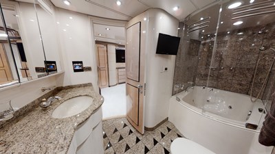 ENTOURAGE 6 MY-ENTOURAGE-2025-Master bath jacuzzi