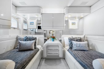 Highline 46 47_1989 102ft Oceanfast Motor Yacht HIGHLINE