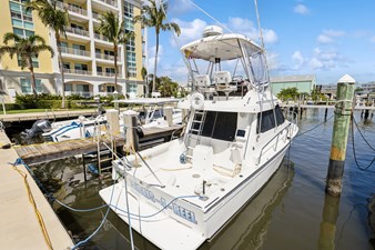 - 0 2_ 2001 38ft Mediterranean Convertible FRIDAYS 4 REEL 