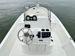 2016 Nauticstar 2110 Sport 32 33