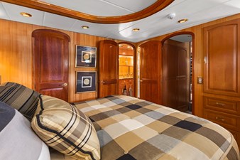 QUE SA-RAH SA-RAH 33 Master Stateroom