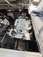 ALMAS DEL MAR 32 Port side engine