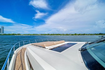 2015 Prestige 750 19 