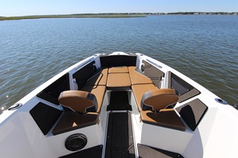 25' Scarab 255 Open ID 12 