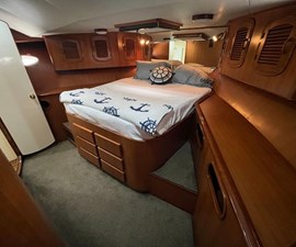 64 ft 1999 Mikelson Long-Range Luxury Sportfisher, Swells 2 