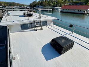 77 Sumerset 14 x 58 Aluminum Hull with Catwalks 80 