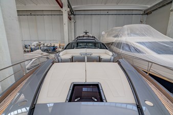 SILVER BULLET 14 01) Pershing 8X_16_SILVER BULLET_Exterior_15