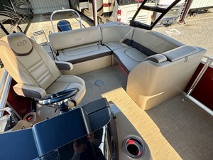 019 Harris Solstice 240 SL TNVL321 43 