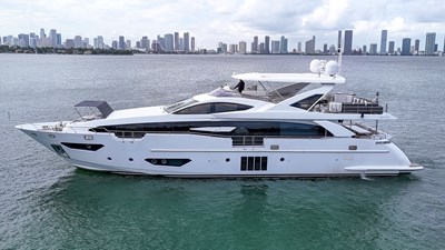 95 Raised Pilothouse 23 95' Azimut _ Drone-24