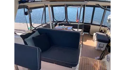 1991 Hatteras 40 Motor Yacht 24 