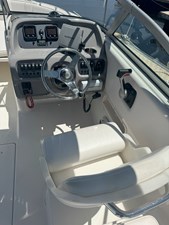 Robalo R277 8 