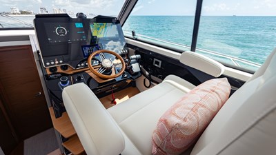 Lorax 32 2024 Tiara Yachts 48 LE