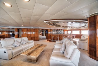 ASEAN LADY 6 Lounge and bar