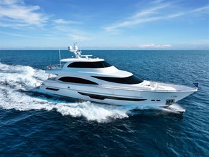 Horizon E90 / (New Build Spec)  0 E90 sailing through open ocean.