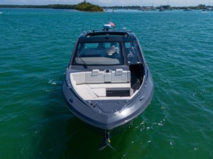 Cruisers Yachts 42 GLS OB 10 42' Yacht Cruisers GLS-10