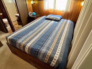 77 Sumerset 14 x 58 Aluminum Hull with Catwalks 61 