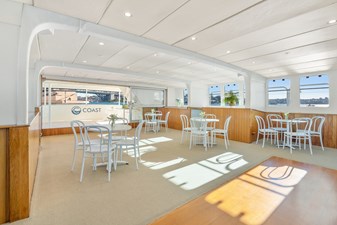 COAST 15 Interior