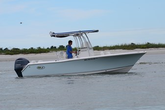 2017 Sea Hunt Triton 225 2 