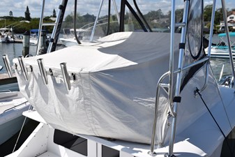 RAMPAGE 66 Flybridge stays covered when not in use