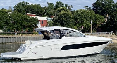 Cruisers Yachts 39 Express Coupe 0 1
