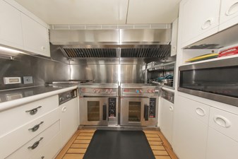 High Occupancy 109 164 OCEANFAST 1989 GALLEY 4