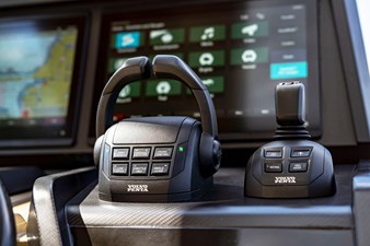 TENDER OWL 20 Joystick Controls