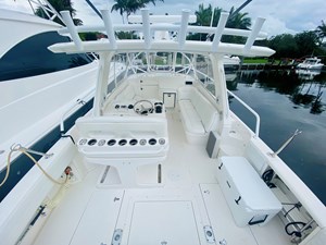 - 20 21_2008 39ft Intrepid 390 Sport Yacht
