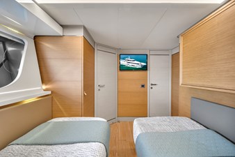 2015 Custom Line Navetta 28 70 92' Ferretti Custom Yacht _D'Vinci_-31