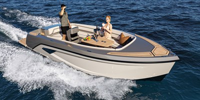 Alfastreet 21 open 13 AS 18 - HALF AREAL BOW VIEW