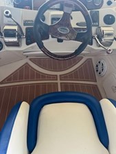 2009 Meridian 341 Sedan 29 