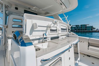 Boston Whaler 420 Outrage 33 