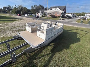 16' Bentley 2013 Encore 2 