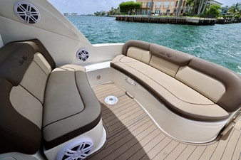 ANTANI 3 330-SUNDANCER-SEA-RAY-2014-YACHTSBLUE-COCKPIT-SEATING