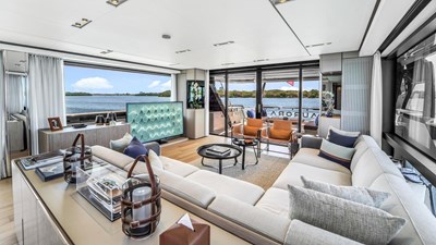 AURORA 18 