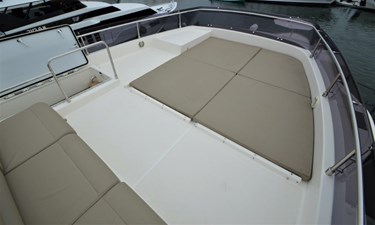 SLAINTE III 24 Flybridge Sunbed