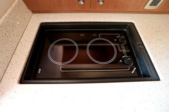 ANTANI 25 330-SUNDANCER-SEA-RAY-2014-YACHTSBLUE-COOKTOP