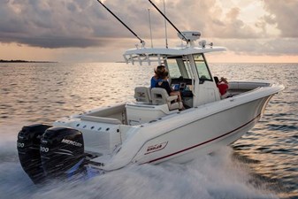 2018 Boston Whaler 280 Outrage 45 