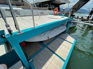 LAS BRISAS 30 Garage/Swim Platform