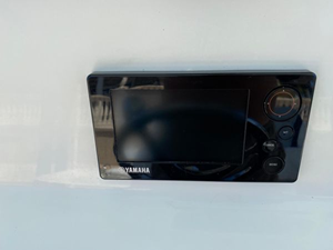 2015 Century 3200 Center Console 29 30