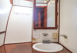 1979 HATTERAS 53 @ Cancun 26 