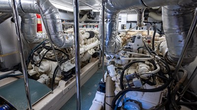 UNBRIDLED 35 DSC00528