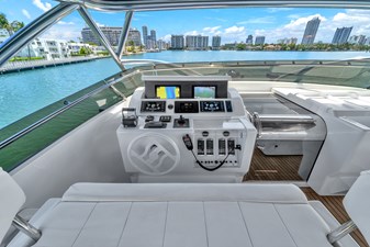 Ferretti Yachts Custom Line 94 51 