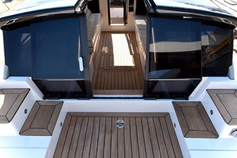 WB 7.5m CUSTOM LIMO TENDER 16 