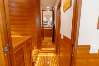 MARITIME 31 33. COMPANIONWAY LOOKING FORWARD