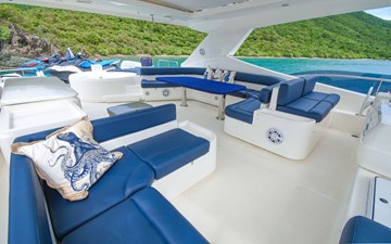 - 3 4_2006 88ft Ferretti Yachts 881 INDULGE II