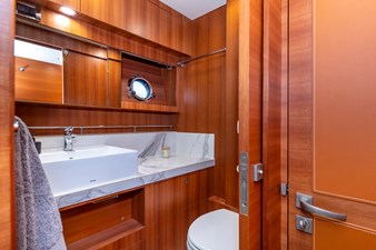2022 Dyna Flybridge 63 35 Dyna Yachts 1 (11)