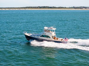 BAREFOOT 0 2014 Hinckley Talaria 48 BAREFOOT