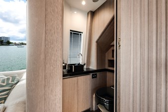Yacht 16 Day Head