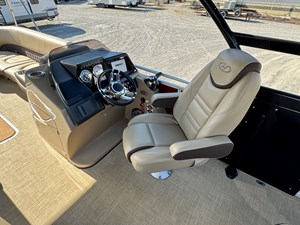 019 Harris Solstice 240 SL TNVL321 37 
