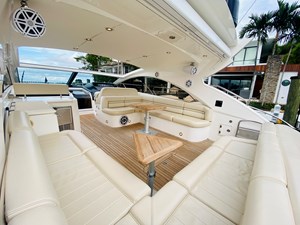 ESSENCE 37 38_2010 60ft Sunseeker Predator ESSENCE